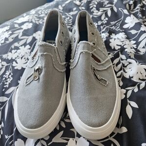 Womens Slipon sneaker - New